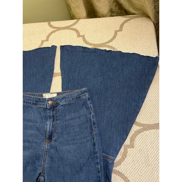 Free people Just Float on Flare Jeans High Rise stretch raw hem blue, size 26 - Picture 10 of 15